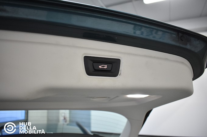 BMW 320d 48V xDrive Touring Business Advantage